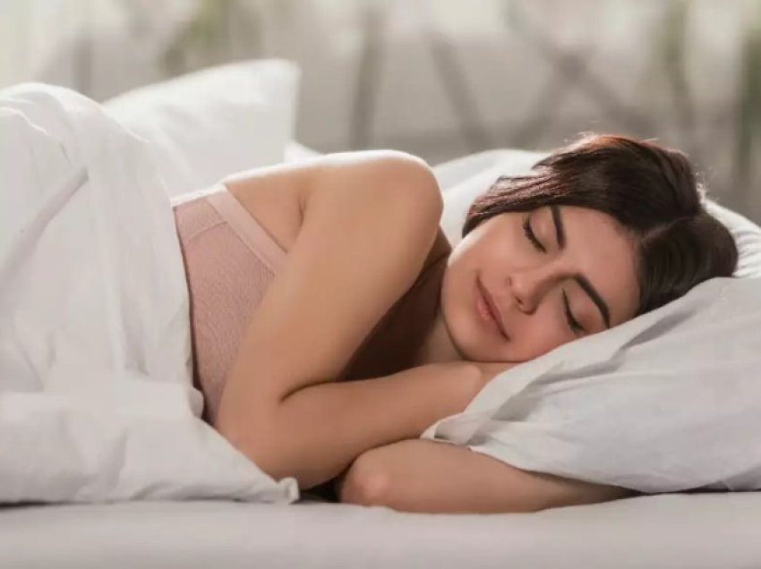 ​Çfarë ndodh nëse flini një orë më pak se zakonisht?