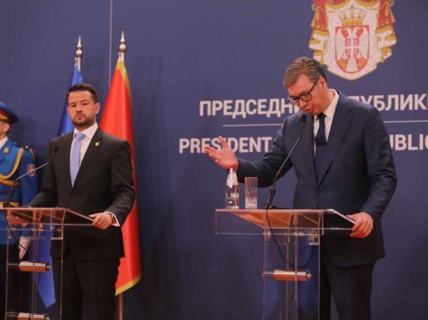 Gjatë konferencës me Vuçiqin, Milatoviq pyetet për qëndrimin e Malit të Zi për Kosovën