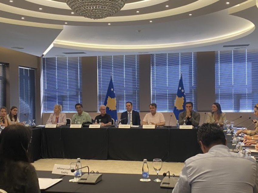 ​Abdixhiku: Kosova ka nevojë për ekipe diplomatësh që kërkojnë heqjen e sanksioneve
