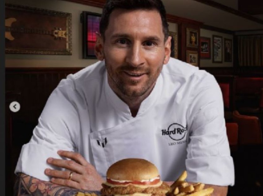 Messi e bën shefin e kuzhinës, e prezanton sanduiçin