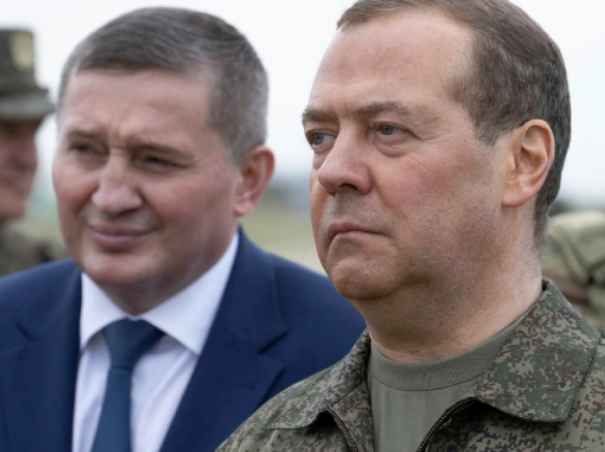 Medvedev thotë se ndihma e NATO-s për Ukrainën e afron luftën botërore