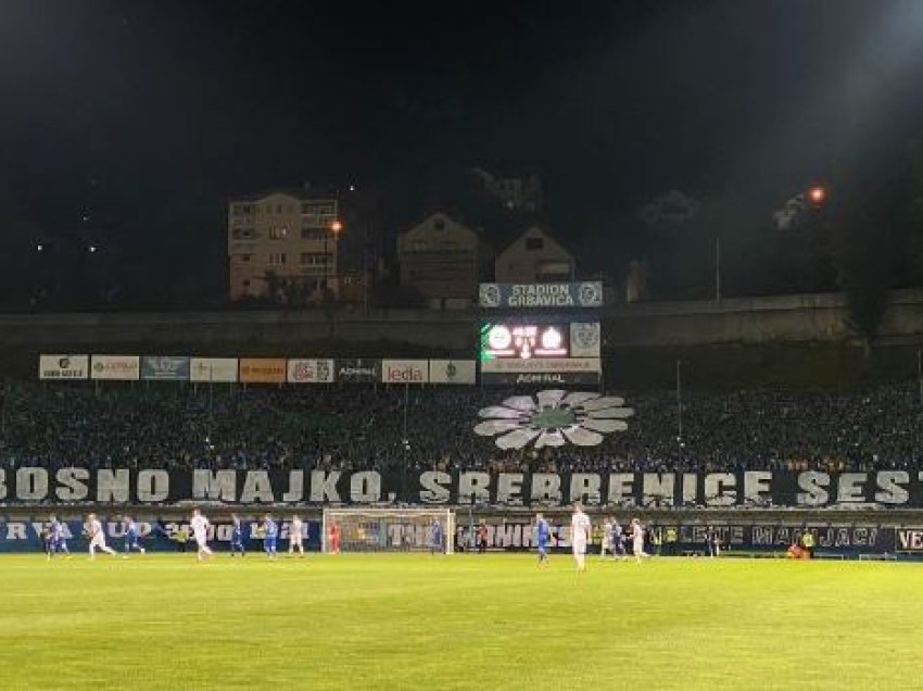 Tifozët e Zhelezniçarit - shfaqën pankartën e madhe në Gërbavicë për Srebrenicën
