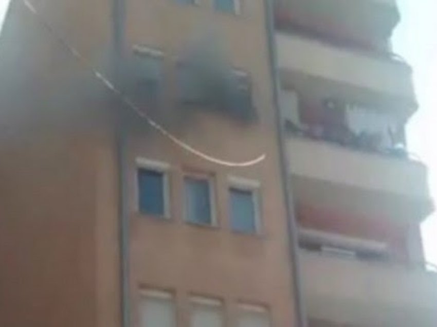 ​Tymi përfshinë tërë ndërtesën në Mitrovicë, lëndohen dy femra