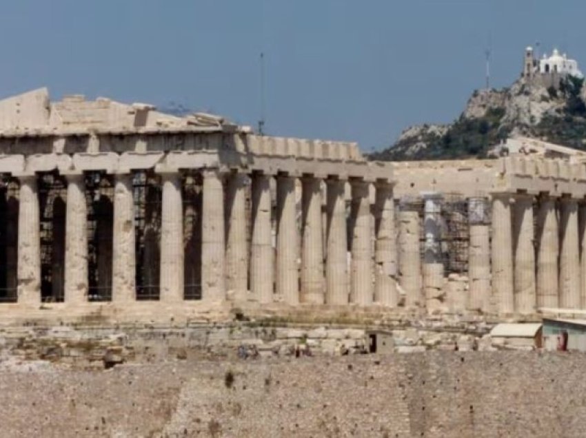 Temperaturat e larta detyrojnë Greqinë të mbyllë Akropolin