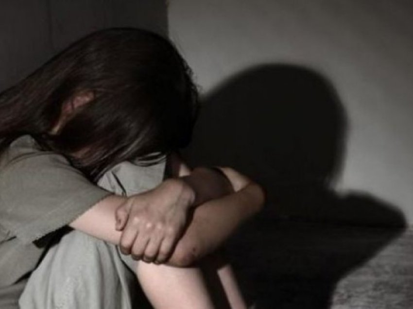 Një grua në Fushë Kosovë raporton se ishte dhunuar kur ishte 13 vjeçare