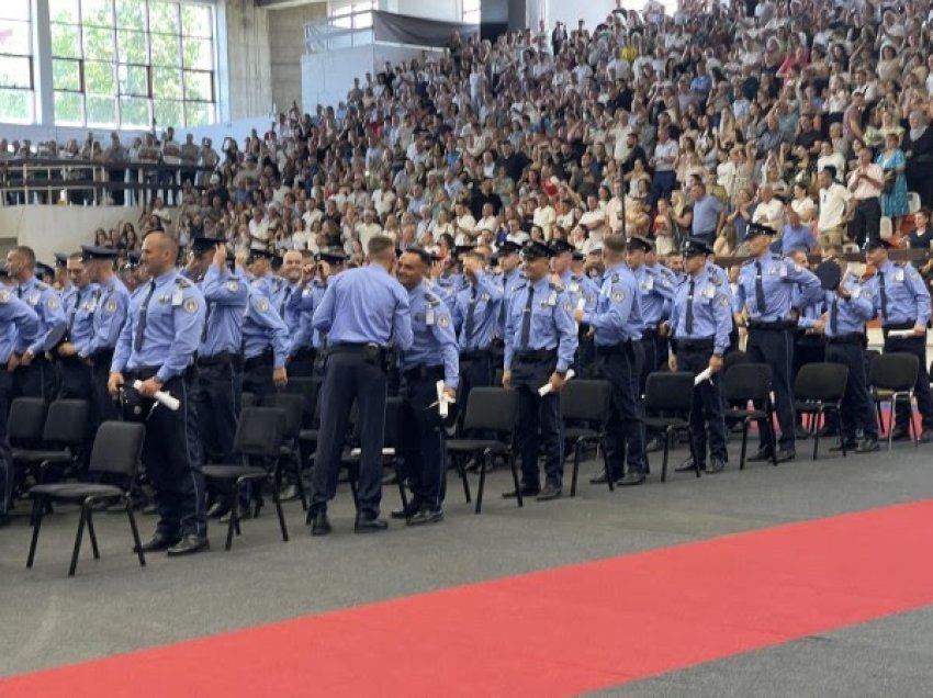 ​Diplomojnë policët e rinj, krerët e shtetit: Do të adresojmë secilën sfidë të policëve