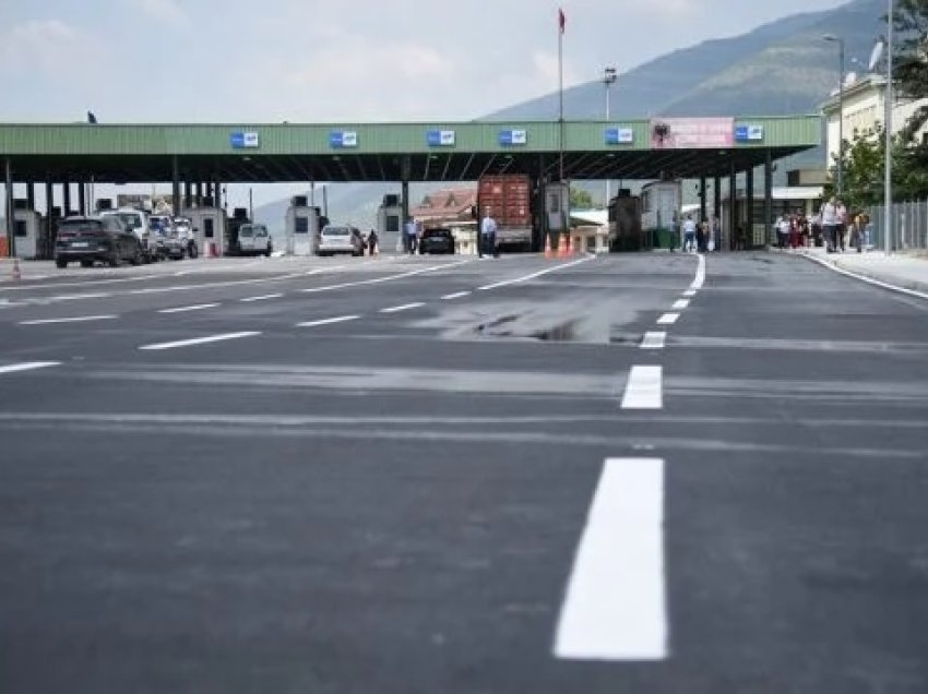 Mërgimtarët po vijnë në Kosovë përmes Shqipërisë, brenda javës dyfishohet numri i veturave në Vermicë