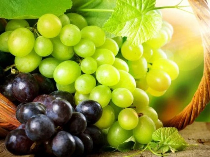 Ushqyes i mirë i lëkurës, zemrës dhe enëve të gjakut, zbuloni vetitë e rrushit