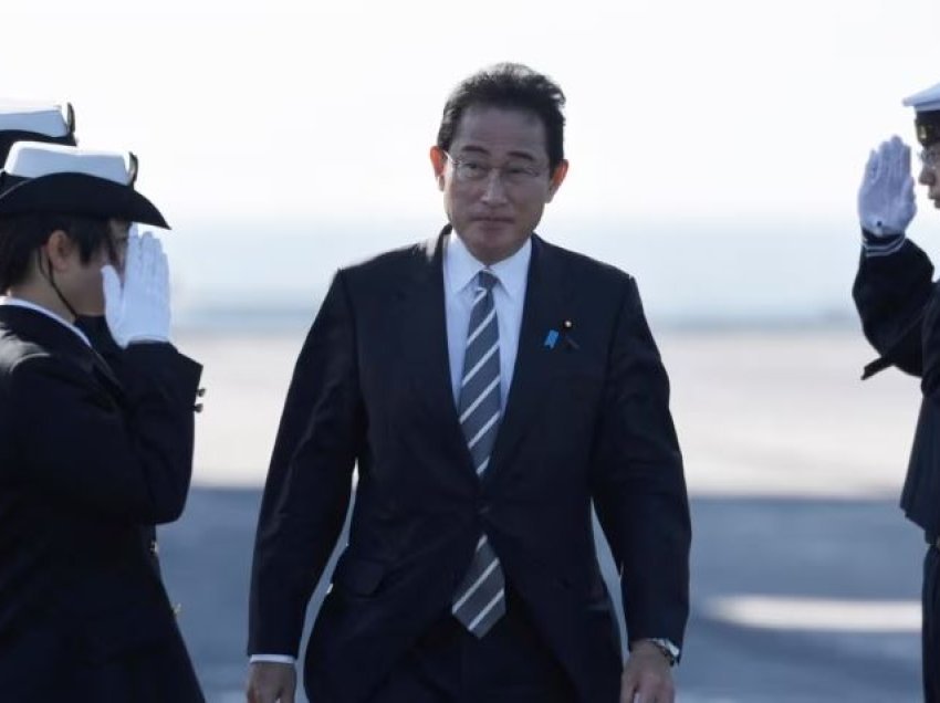 Kryeministri japonez dënon provat më të fundit të raketave nga Koreja e Veriut