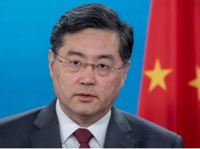 Kina e shkarkon ministrin e Jashtëm pas mungesës së pashpjegueshme