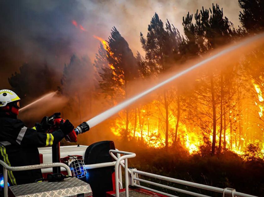 Francë, përhapet zjarr përreth aeroportit të Nicës 
