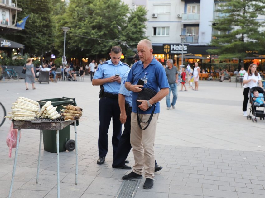 Mitrovicë: Inspekcioni në aksion kundër shitësve ilegalë në sheshin e qytetit