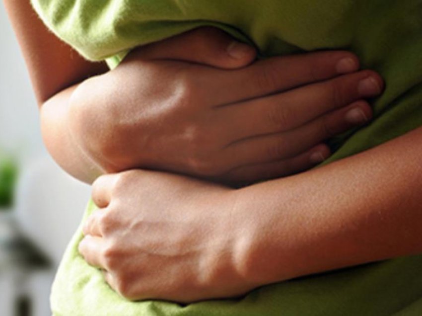 Mënyrat për të trajtuar dhimbjen e stomakut në kushte shtëpie