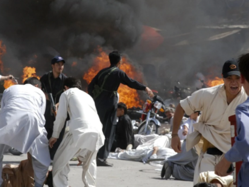 Shpërthim vdekjeprurës me bombë në një tubim politik në veriperëndim të Pakistanit