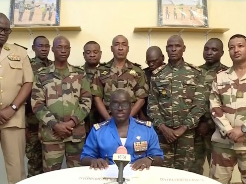 Ushtria e Nigerit paralajmëron forcat e huaja që të mos intervenojnë