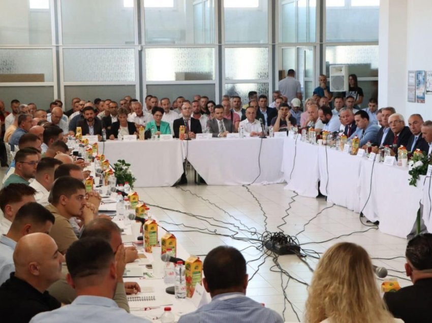 Në Preshevë u mbajt Konferenca “Ekonomia shpëton Luginën”, premtohet rimëkëmbja ekonomike e Luginës