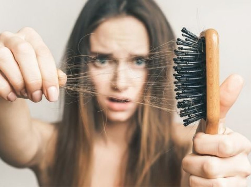 Truke për të mos i dëmtuar flokët gjatë krehjes