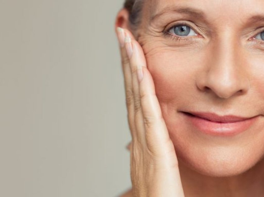 8 faktorë që mund t’ju shfaqin rrudhat në fytyrë më shpejt se sa mendoni