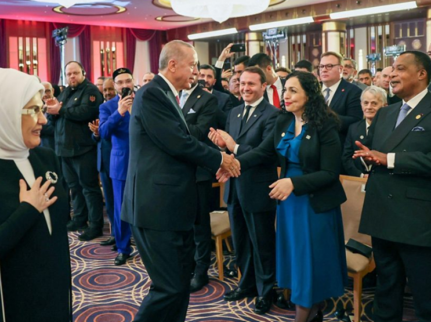 Presidentja Osmani bashkë me zotëriun e parë në inaugurimin e Erdoganit: Pamje nga takimet