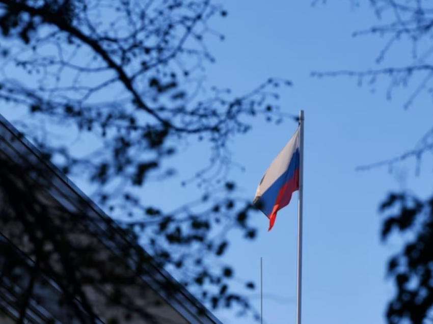 Finlanda dëbon diplomatë rusë