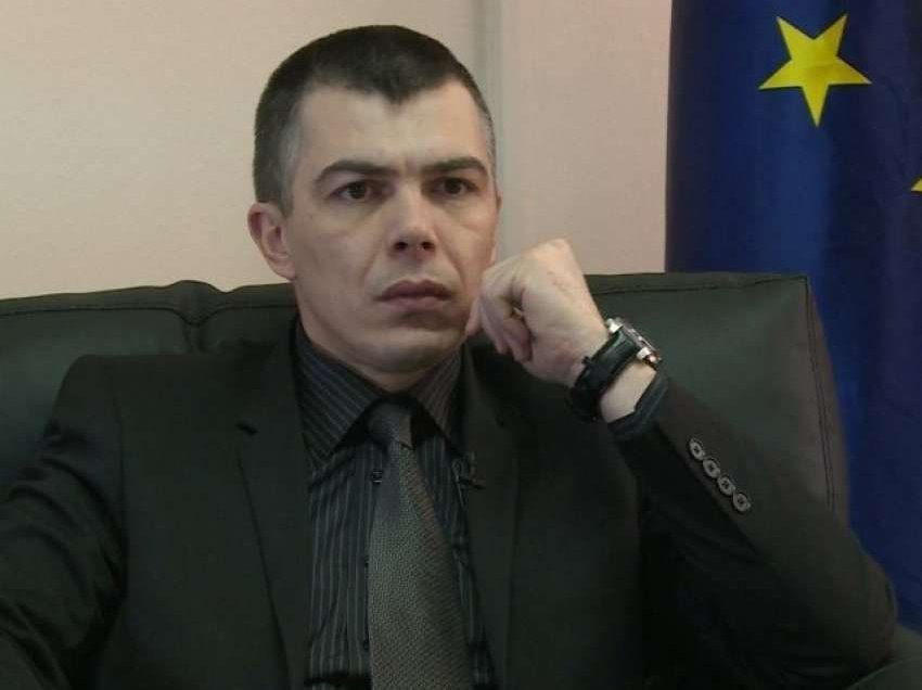 Jabllanoviq kapet me vëllain e Kryetarit të Leposaviqit, e akuzon se po nxjerr informata nga Policia