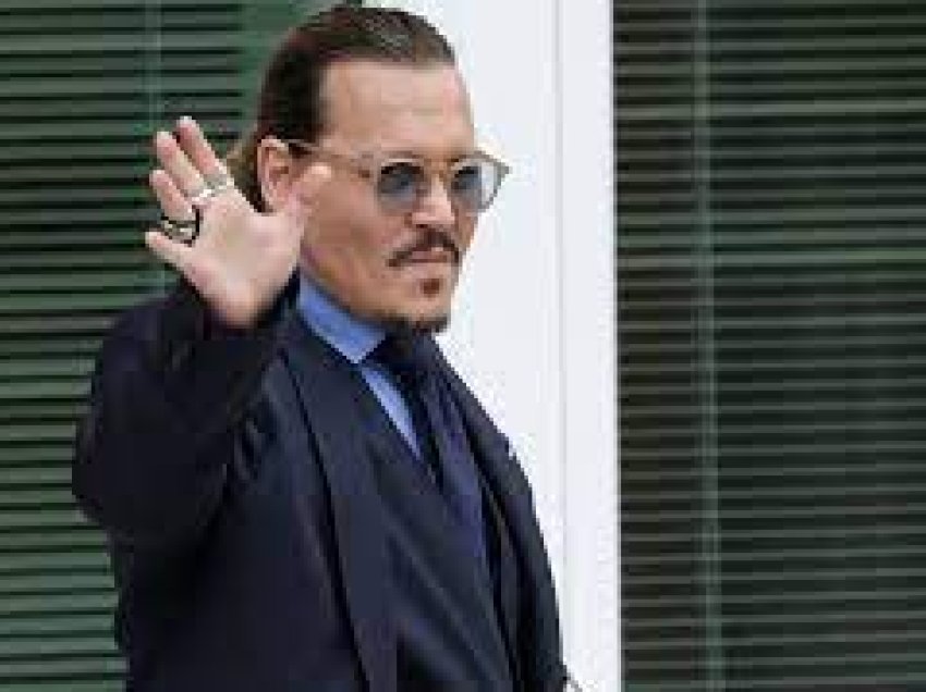 Johnny Depp  rikthehet te Piratët e Karaibeve?