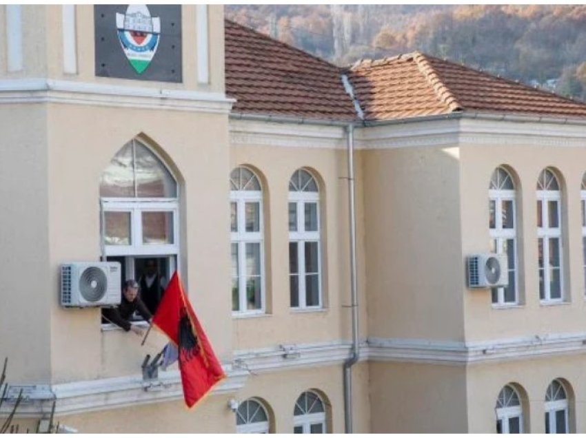 Vendosja e flamurit kombëtar, Shqiprim Arifin e ftojnë të paraqitet në një gjykatë në Serbi