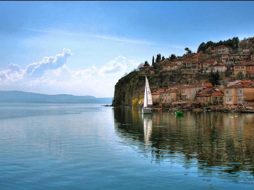 Ratifikiohet marrëveshja ndërmjet Maqedonisë dhe Shqipërisë për transport në Liqenin e Ohrit