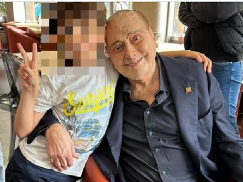 Ndryshim drastik, publikohet foto e fundit e Berlusconit para se të ndërronte jetë
