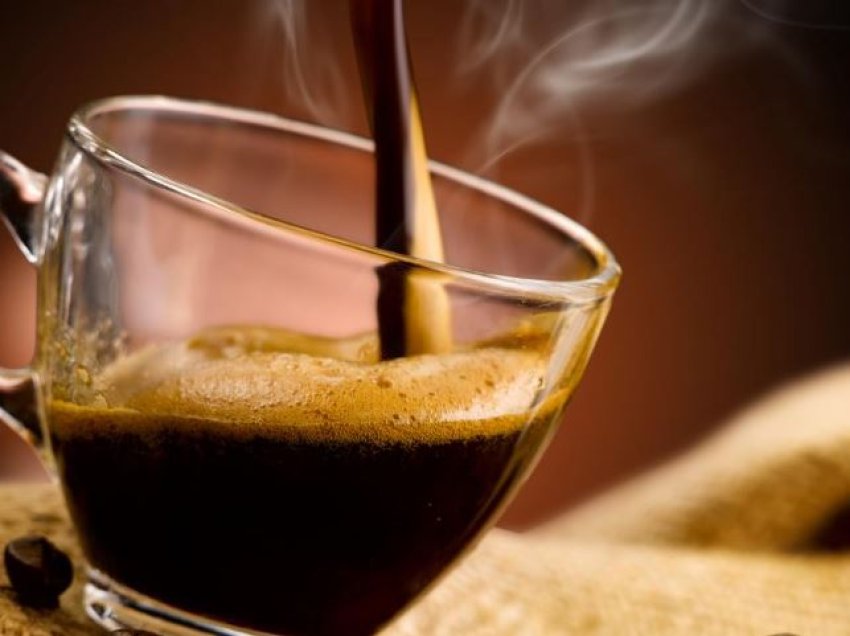 Kafe turke apo ekspres, kush janë personat që nuk duhet të konsumojnë kafeinë