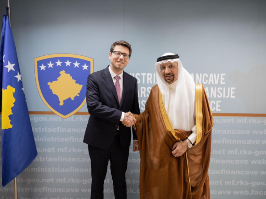 Murati takoi ministrin arab, kërkoi krijimin e linjës ajrore Kosovë-Mbretëri e Arabisë Saudite