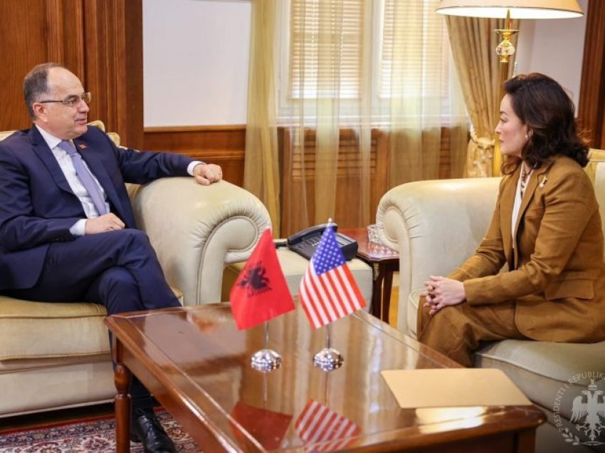 Në prag të largimit nga Shqipëria/ Presidenti Begaj takim me ambasadoren Kim: Mbështetje në luftën kundër korrupsionit dhe avancimin e reformës në drejtësi