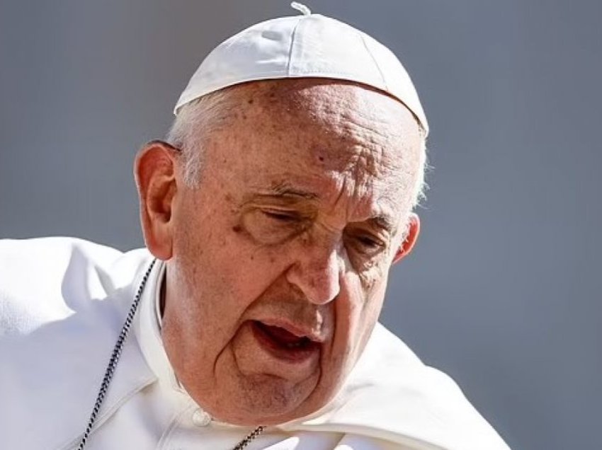 Papa Françesku nuk lexon fjalimin e planifikuar, pranon se ndjen efektet e operacionit në spital