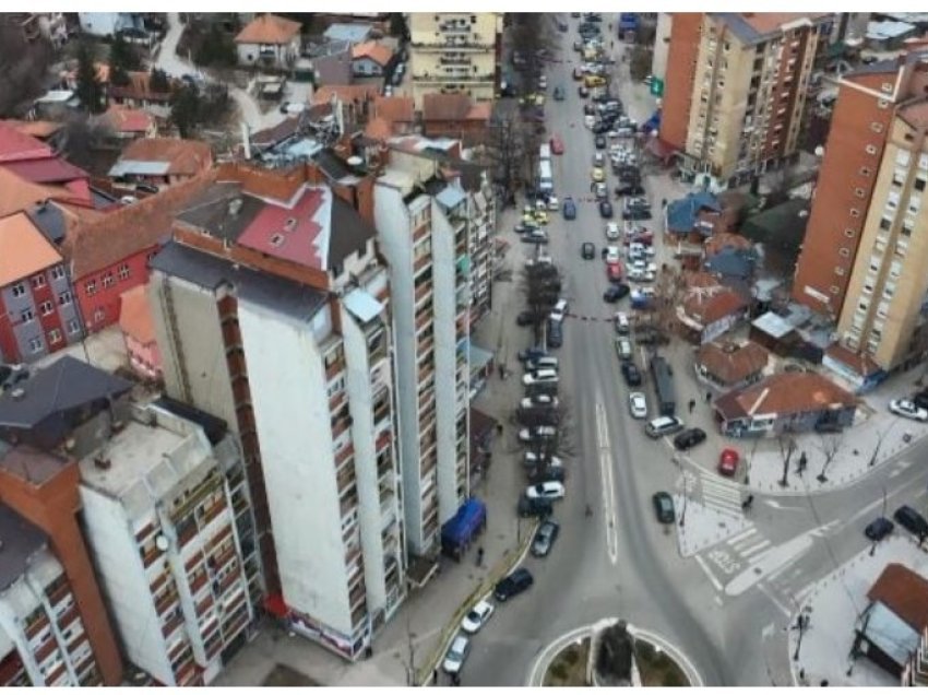 Një serbe uzurpon një banesë në veri, reagon policia