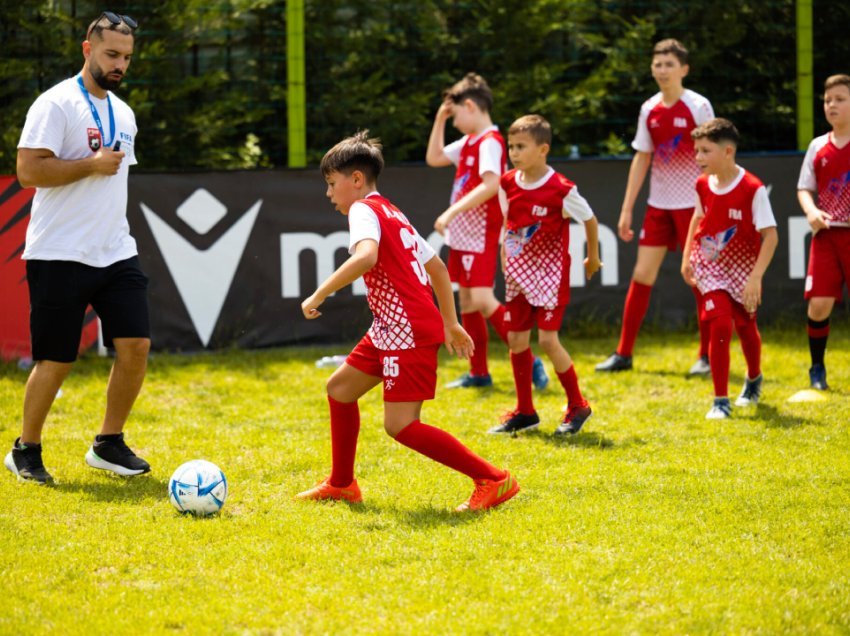“Futbolli në Shkolla”, mësuesit në kor: Super eksperiencë, koha të zbulojmë talente