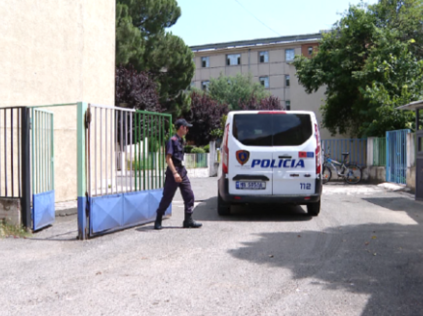 Arratiset nga shërbimi i psikiatrisë në Tiranë/ Pacienti dhunon mjekët, merr dhe drynin me vete