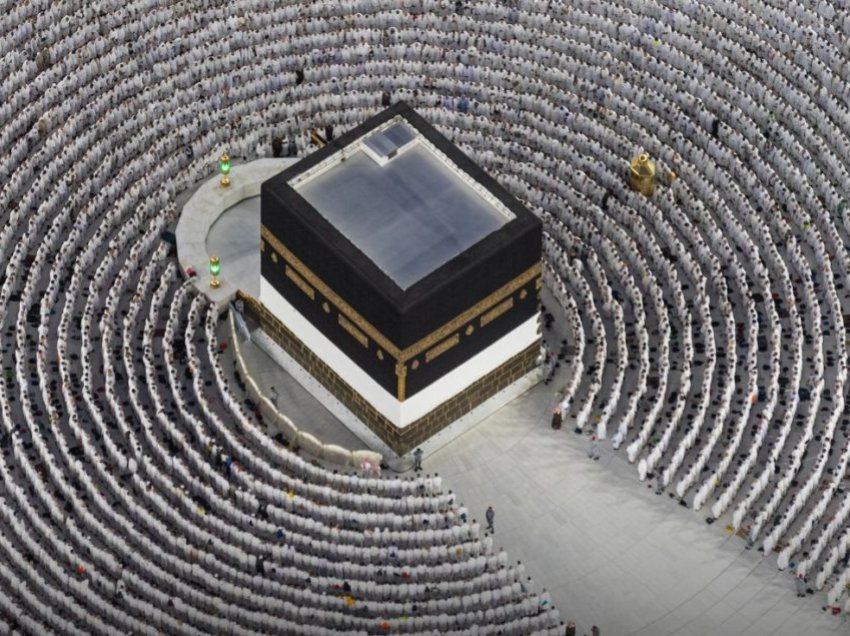 Mbi dy milionë myslimanë filluan pelegrinazhin e Haxhit në Arabinë Saudite