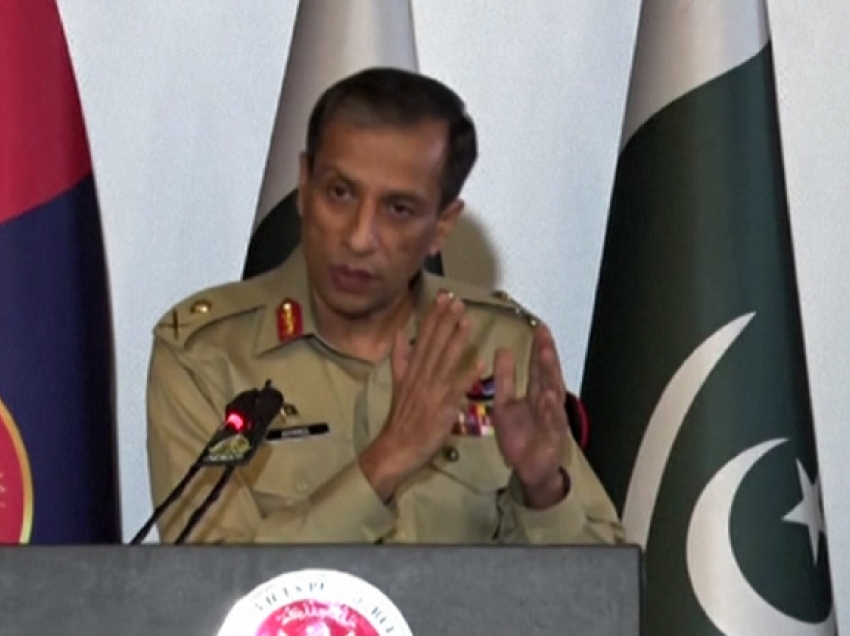 Ushtria e Pakistanit quan ‘konspiracion’ dhunën gjatë arrestimit të ish-kryeministrit Khan 