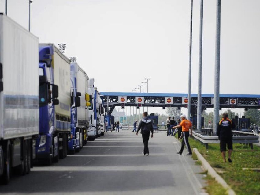 70 milionë euro mallra të bllokuara në kufirin Kosovë-Serbi