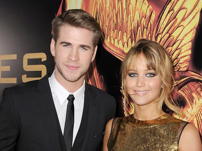 Jennifer Lawrence flet për thashethemet se ka qenë në lidhje me Liam Hemsworthin gjatë kohës që ai ishte me Miley Cyrusin