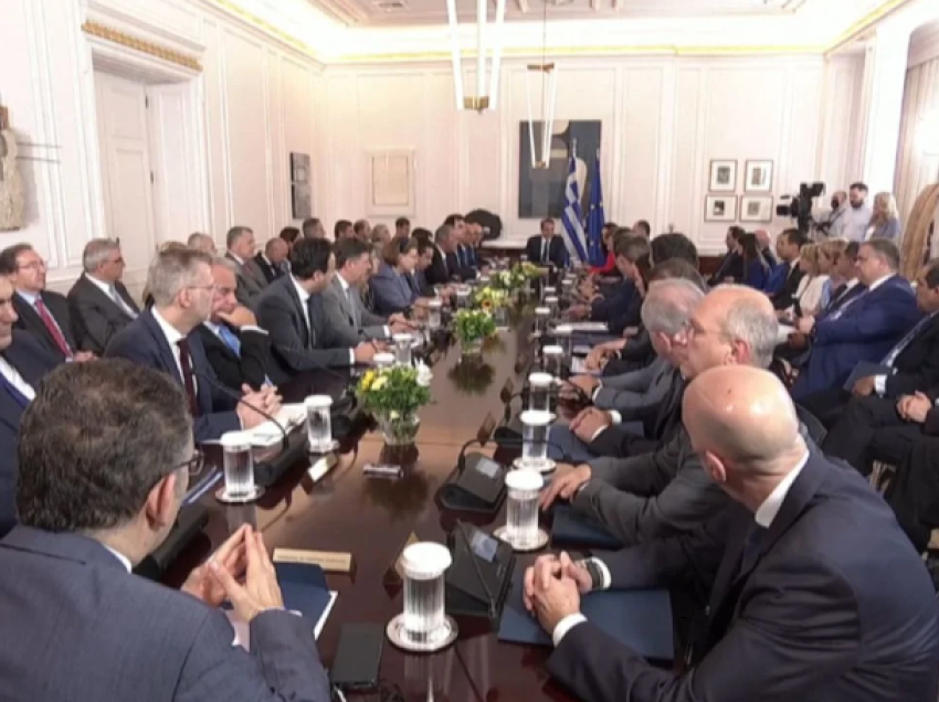 Mbledhja e parë e qeverisë ‘gjigante’ greke/ Prioritetet e saj, ekonomia dhe emigracioni
