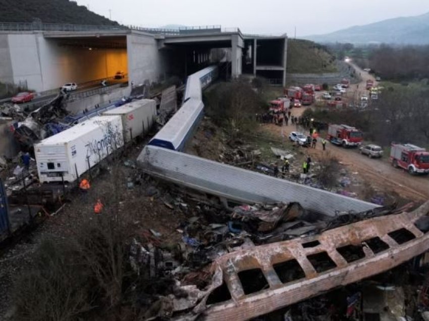 Aksident i rëndë hekurudhor në Greqi/ Përplasen dy trena, 36 të vdekur dhe 85 të plagosur