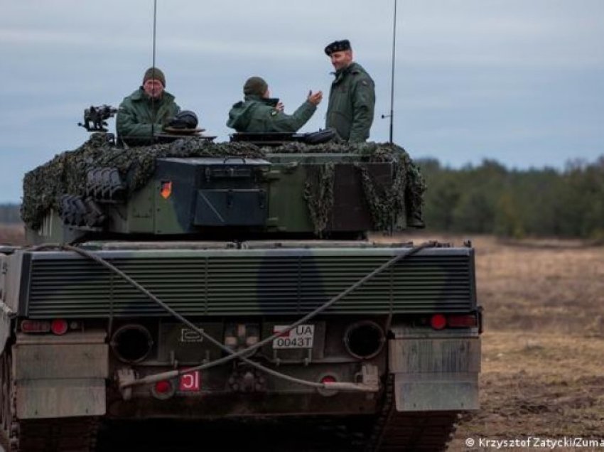 DW: Leopard për fillestarët - kursi i ushtarëve ukrainas në tanket gjermane