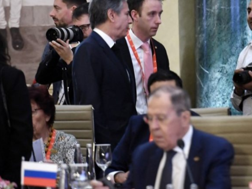 Takohen Blinken dhe Lavrov, Sekretari amerikan ia numëron tri pika ministrit të Jashtëm rus