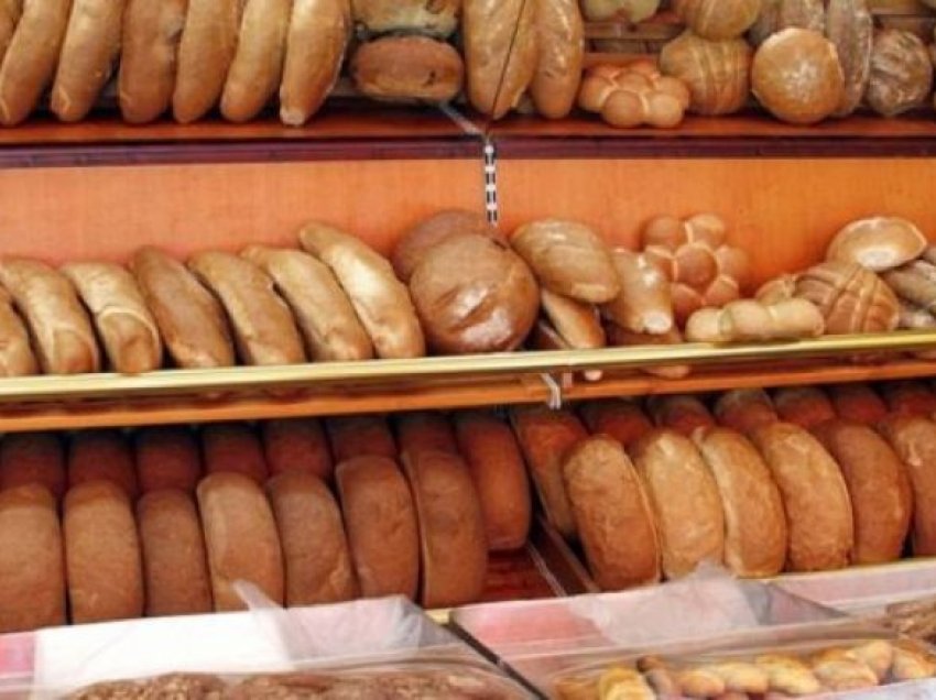 Dyqanet po furnizohen me bukë nga kompanitë e vogla të prodhimit