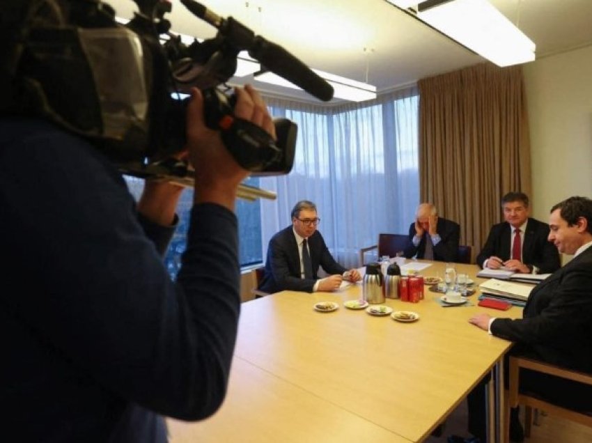 “Merre ose lëre”-Vuçiq iku pa nënshkruar në Bruksel, kritikohen ashpër Borrell e Lajçak