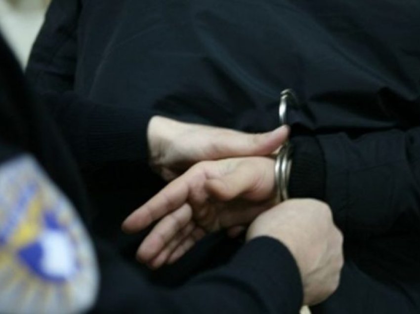 U përfshinë në një rrahje, policia arreston pesë persona në Prishtinë - konfiskon edhe armë