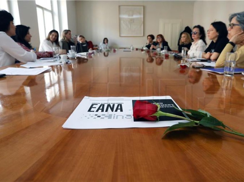 ​Përfaqësueset femra të agjencive të lajmeve bëjnë thirrje për barazi gjinore në udhëheqjen e EANA