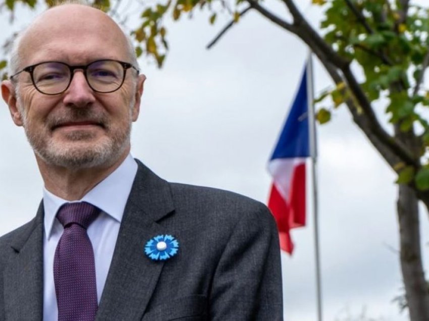 Ambasadori francez tregon dy data të mundshme për liberalizim të vizave 