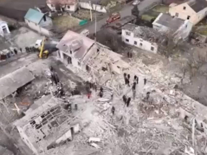 Katër të vdekur nga bombardimet në Lviv